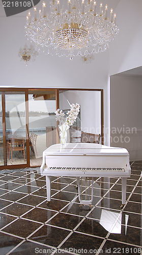 Image of grand piano in apartments 