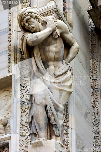 Image of italy  statue of a men