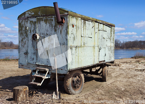 Image of Car trailer kung in a vacant lot