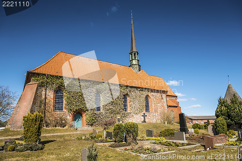 Image of Red brick church