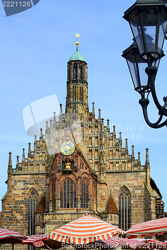 Image of Church of Nuremberg with street lamp