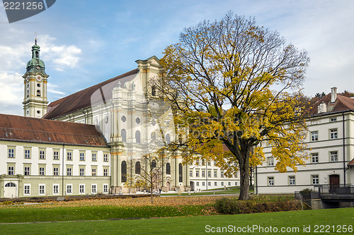 Image of Chuch with tree 