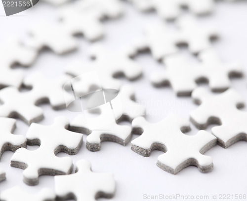 Image of white jigsaw puzzle