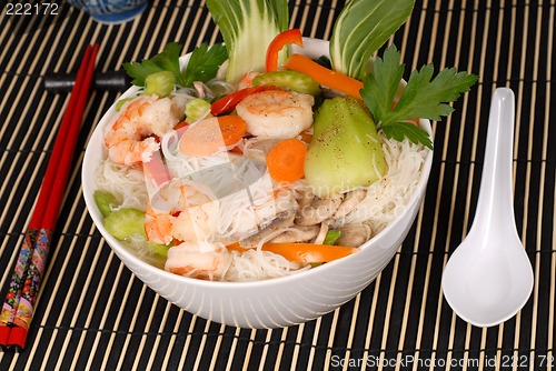 Image of Udon noodles with vegetables and seafood