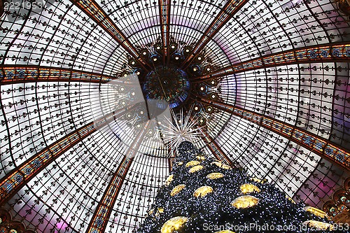 Image of Christmas tree at Galleries Lafayette, Paris