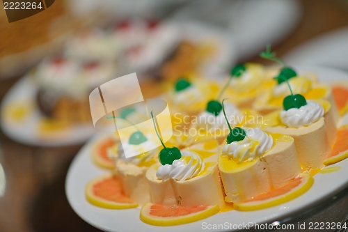 Image of buffet food