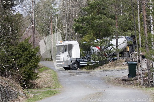 Image of lorry on small road