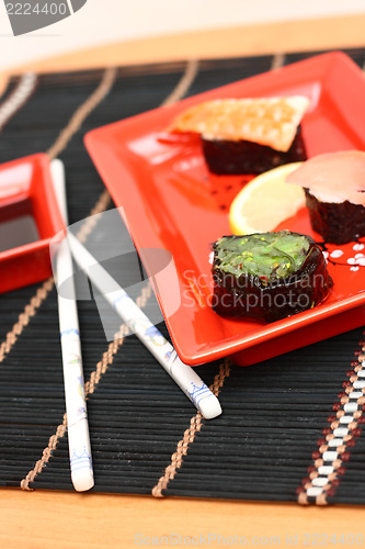 Image of red plate of sushi