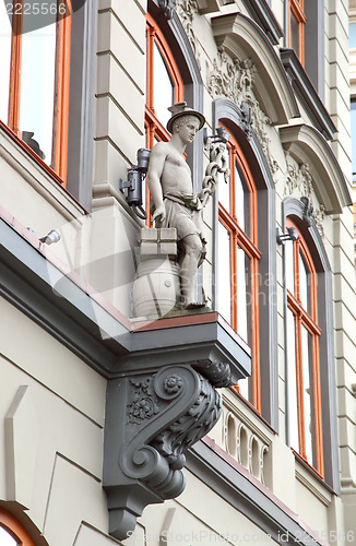 Image of  statue 