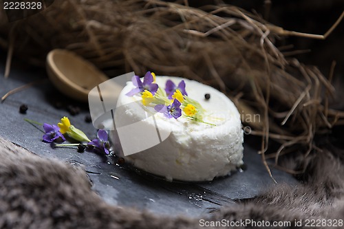 Image of Goat cheese and spring flowers