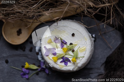 Image of Goat cheese and spring flowers