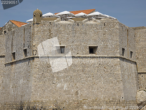 Image of Dubrovnik city wall with restorant
