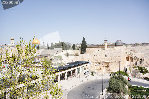 Image of wailing wall and temple mount