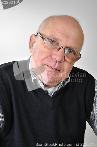 Image of senior man with glasses