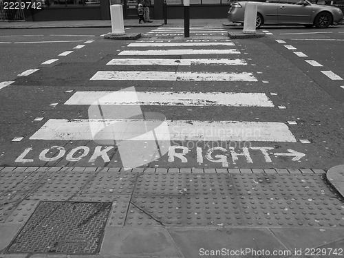 Image of Look Right sign