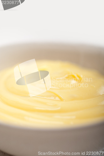 Image of custard pastry cream and berries