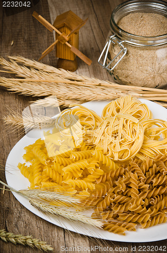 Image of Variety of pasta, flour and rye cones