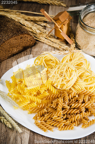 Image of Variety of pasta, flour and rye cones