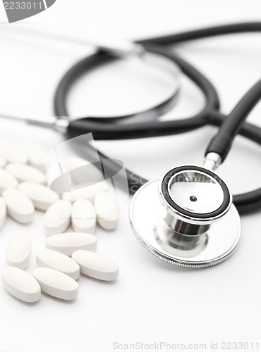 Image of Pills and stethoscope