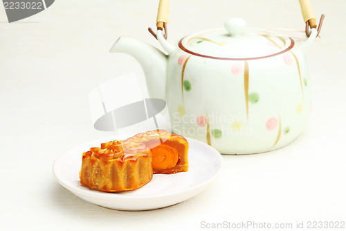 Image of Mooncake with teapot