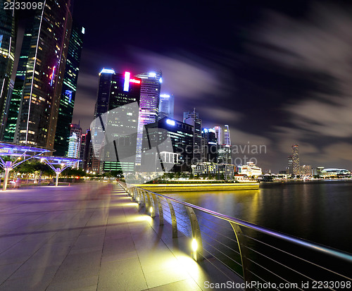 Image of Singapore at night 