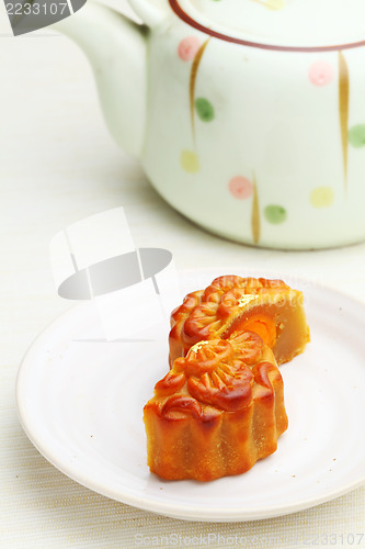 Image of Mooncake with teapot