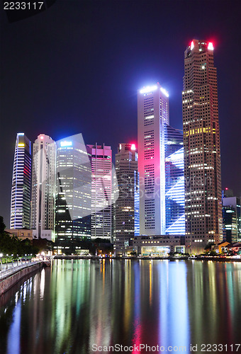 Image of Singapore at night 