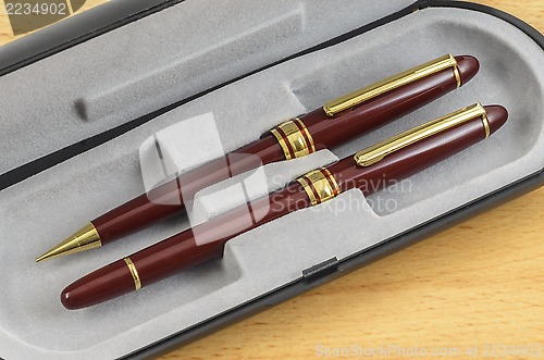 Image of Fountain Pen and Pencil Set 01