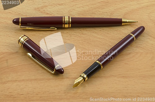 Image of Fountain Pen and Pencil Set 02