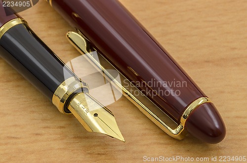 Image of Fountain Pen and Pencil Set 04