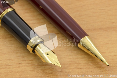 Image of Fountain Pen and Pencil Set 05