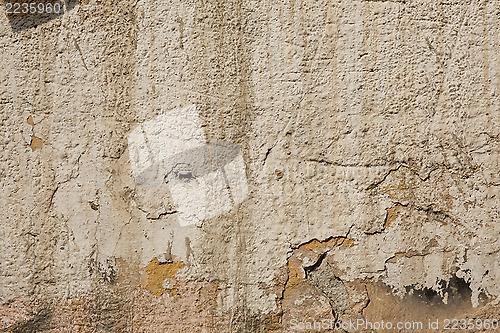 Image of Old cracked wall