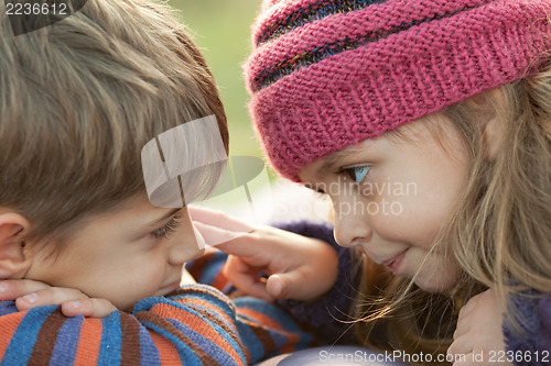 Image of Kids looking at each other