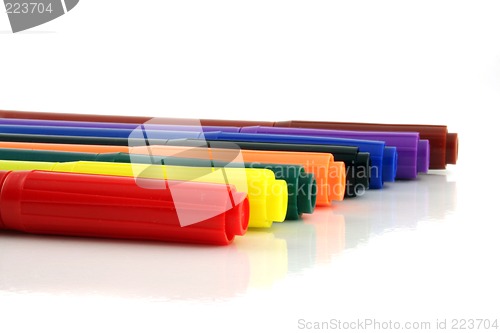 Image of Felt Pens in a line