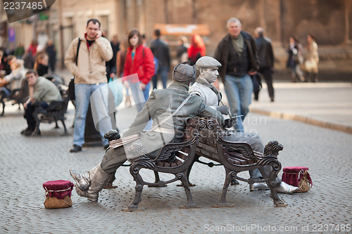 Image of Two live statues