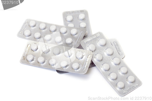 Image of White pills packed in blisters