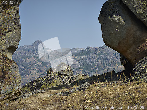 Image of Between rocks