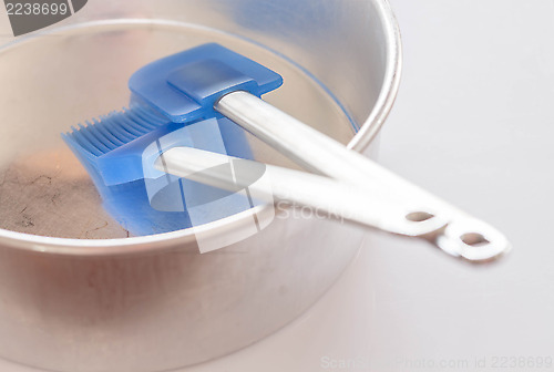 Image of Bakery utensil in metal round cake pan