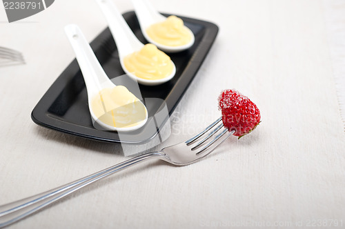 Image of custard pastry cream and srawbwrry