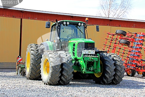 Image of John Deere 6630 Tractor at Spring