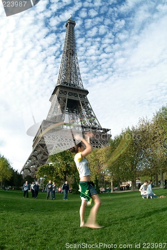 Image of artist at eiffel tower