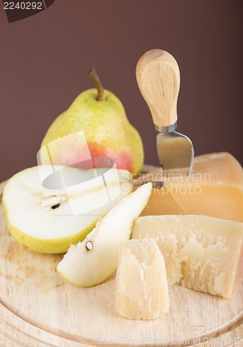 Image of cheese and fruit