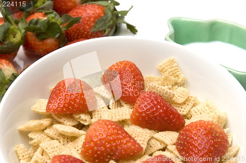 Image of breakfast cereal strawberries milk