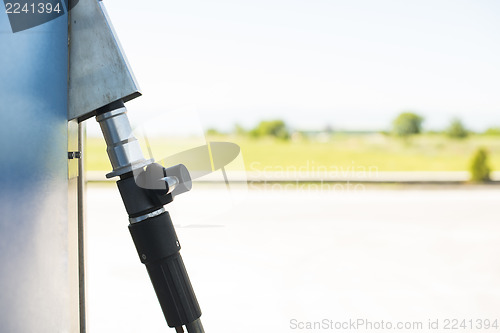 Image of Device for charging gas car on station