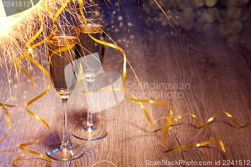 Image of Pair glasses of champagne