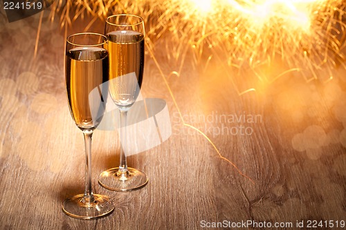 Image of Flutes of champagne