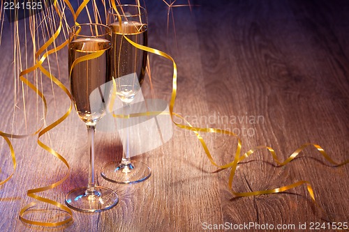 Image of Pair glasses of champagne