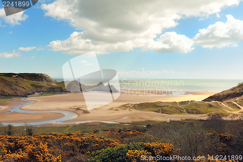 Image of Three Cliffs bay in Wales