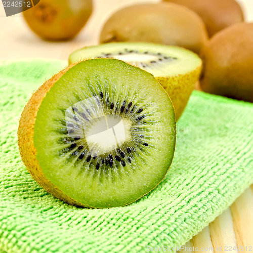 Image of Kiwi on a green napkin