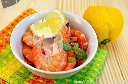 Image of Shrimp in a white bowl with lemon